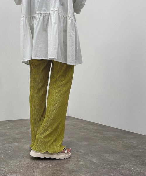 apres jour mignon（アプレジュールミニョン）の「楊柳プリーツイージーパンツ 【ZOZOTOWN限定アイテム】（その他パンツ・レディース・チャコールグレー/ブラック/パープル/ブルー/グリーン系その他3・SMALL/MEDIUM/X-LARGE）」の15枚目の写真