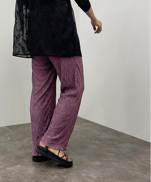 apres jour mignon（アプレジュールミニョン）の「楊柳プリーツイージーパンツ 【ZOZOTOWN限定アイテム】（その他パンツ・レディース・チャコールグレー/ブラック/パープル/ブルー/グリーン系その他3・SMALL/MEDIUM/X-LARGE）」の6枚目の写真