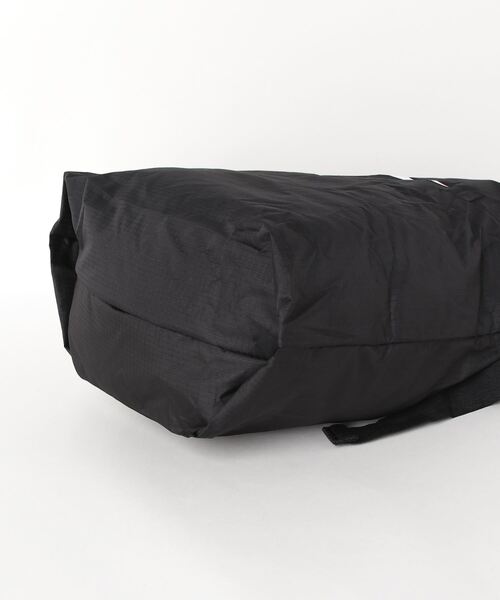 NIKE（ナイキ）の「NIKE STASH TOTE DD1357-010/208（ショルダーバッグ・メンズ・ブラック/ブラウン・ONE SIZE）」の3枚目の写真