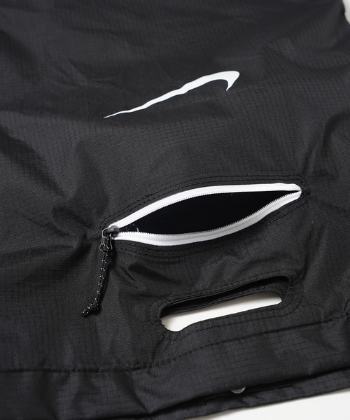 NIKE（ナイキ）の「NIKE STASH TOTE DD1357-010/208（ショルダーバッグ・メンズ・ブラック/ブラウン・ONE SIZE）」の16枚目の写真