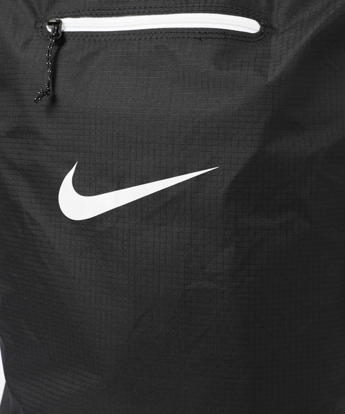 NIKE（ナイキ）の「NIKE STASH TOTE DD1357-010/208（ショルダーバッグ・メンズ・ブラック/ブラウン・ONE SIZE）」の14枚目の写真
