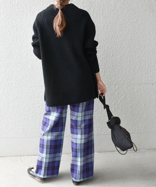 SHIPS any(シップス エニィ)の「SHIPS any:〈ウォッシャブル〉IN.TES.PRA チェック ロング ワイド パンツ(その他パンツ・レディース・パープル/オレンジ・36/38/40)」の21枚目の写真