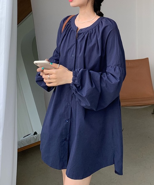 Bifrost(ビフレスト)の「ランタンスリーブシャツワンピース(シャツワンピース・レディース・ベージュ/ネイビー・F)」の2枚目の写真