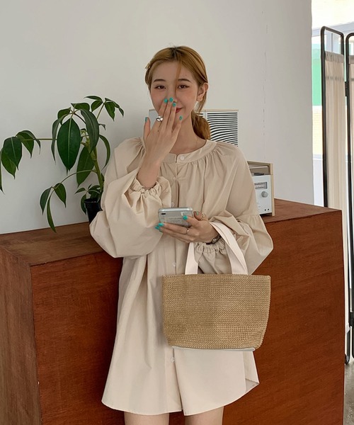 Bifrost(ビフレスト)の「ランタンスリーブシャツワンピース(シャツワンピース・レディース・ベージュ/ネイビー・F)」の13枚目の写真