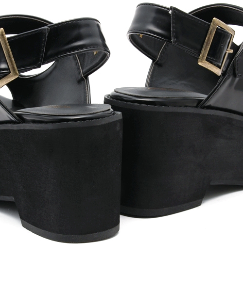 one after another NICE CLAUP（ワンアフターアナザーナイスクラップ）の「【ナイスクラップ】ベルト厚底サンダル（その他シューズ・レディース・アイボリー/ブラック・SMALL/LARGE/MEDIUM）」の10枚目の写真