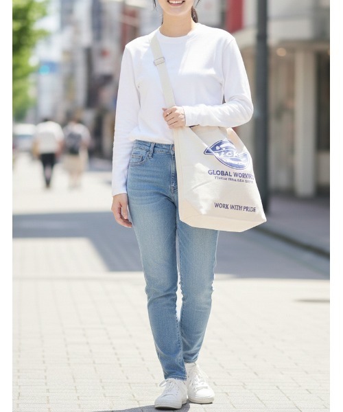 Dickies（ディッキーズ）の「【DICKIES/ディッキーズ】ロゴアートワークプリント キャンバス2WAYショルダーバッグ（ショルダーバッグ・レディース・ホワイト/ブラック/ネイビー/レッド・F）」の9枚目の写真