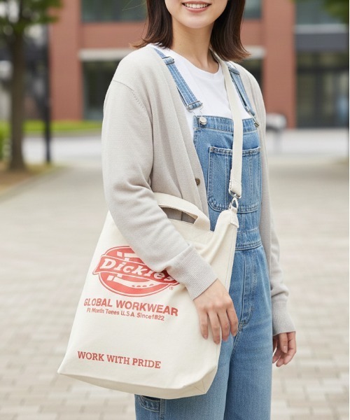 Dickies（ディッキーズ）の「【DICKIES/ディッキーズ】ロゴアートワークプリント キャンバス2WAYショルダーバッグ（ショルダーバッグ・レディース・ホワイト/ブラック/ネイビー/レッド・F）」の10枚目の写真