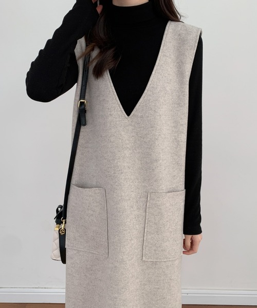 ABITOKYO(アビトーキョー)の「ニットメルトンVネックジャンパースカート(ジャンパースカート・レディース・グレー/キャメル/ブルーグレー/ライトグリーン/チャコールグレー/グリーン/ネイビー/ブラック/ベージュ・M/L/XL)」の16枚目の写真