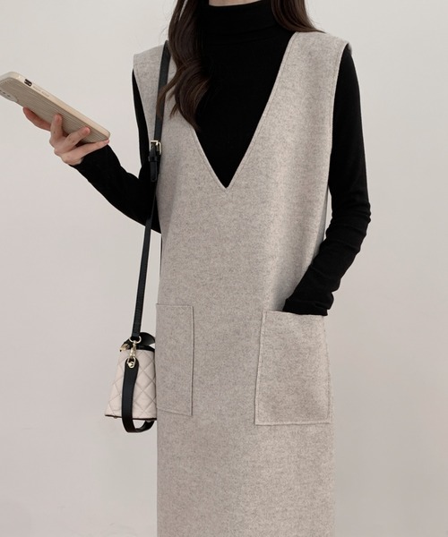 ABITOKYO(アビトーキョー)の「ニットメルトンVネックジャンパースカート(ジャンパースカート・レディース・グレー/キャメル/ブルーグレー/ライトグリーン/チャコールグレー/グリーン/ネイビー/ブラック/ベージュ・M/L/XL)」の13枚目の写真