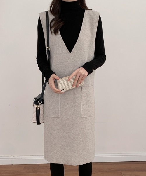 ABITOKYO(アビトーキョー)の「ニットメルトンVネックジャンパースカート(ジャンパースカート・レディース・グレー/キャメル/ブルーグレー/ライトグリーン/チャコールグレー/グリーン/ネイビー/ブラック/ベージュ・M/L/XL)」の12枚目の写真