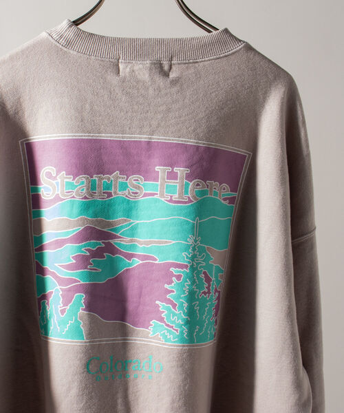 GLOSTER（グロスター）の「【GLOSTER/グロスター】アウトドアプリントスウェット 前面/バックプリント（スウェット・メンズ・ライトグレー/オリーブ/ブルー・MEDIUM/LARGE）」の4枚目の写真