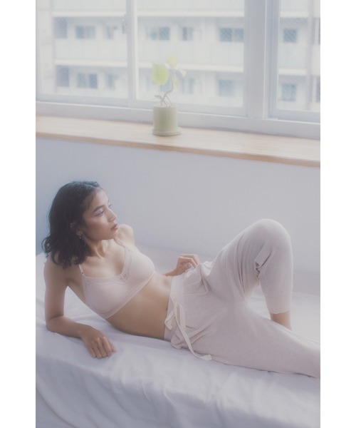 Chut！ INTIMATES（シュットインティメイツ）の「【綿100%】サルエルパンツ (C364)（ルームウェア/パジャマ・レディース・ライトベージュ/パープル・L/M）」の4枚目の写真