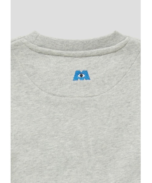 Design Tshirts Store graniph（デザイン　ティーシャツ　ストア　グラニフ）の「マイク＆リトルマイキー(モンスターズ)｜キッズスウェット（スウェット・キッズ・ベージュ系その他・100/110/120/130/140）」の9枚目の写真