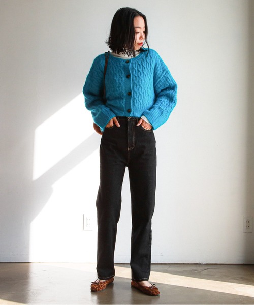 feepur（フェピュール）の「《ウォッシャブル》ネコヤーンケーブル2wayニットカーディガン（カーディガン/ボレロ・レディース・オフホワイト/ブラック/ブラウン/オリーブ/ブルー/オレンジ・MEDIUM）」の11枚目の写真