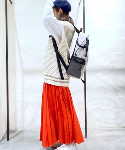 niko and...（ニコアンド）の「オリジナルベルトデイパック　16L（バックパック/リュック・レディース・チャコール/ブラック/キャメル/ダークグレー/オフホワイト・0）」の7枚目の写真