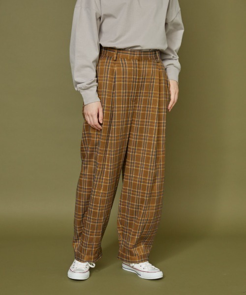 idem（イデム）の「loose tuck check pants/チェックワイドパンツ（その他パンツ・レディース・ブラウン/グレー・FREE/SMALL）」の13枚目の写真