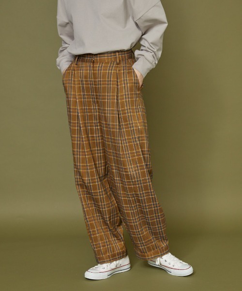 idem（イデム）の「loose tuck check pants/チェックワイドパンツ（その他パンツ・レディース・ブラウン/グレー・FREE/SMALL）」の14枚目の写真