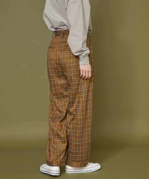 idem（イデム）の「loose tuck check pants/チェックワイドパンツ（その他パンツ・レディース・ブラウン/グレー・FREE/SMALL）」の16枚目の写真