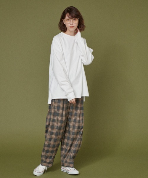 idem（イデム）の「loose tuck check pants/チェックワイドパンツ（その他パンツ・レディース・ブラウン/グレー・FREE/SMALL）」の7枚目の写真