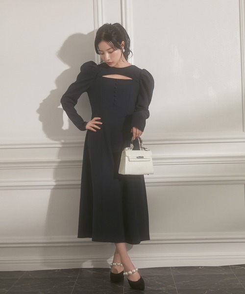 ANDGEEBEE（アンジービー）の「フロントオープンワンピ（ワンピース・レディース・ベージュ/ネイビー・MEDIUM）」の17枚目の写真