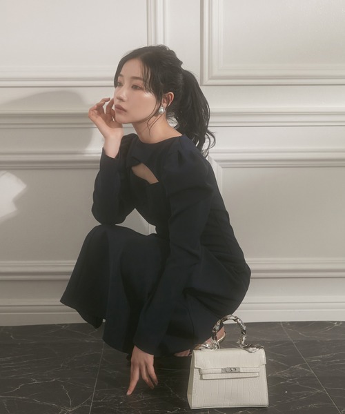 ANDGEEBEE（アンジービー）の「フロントオープンワンピ（ワンピース・レディース・ベージュ/ネイビー・MEDIUM）」の22枚目の写真