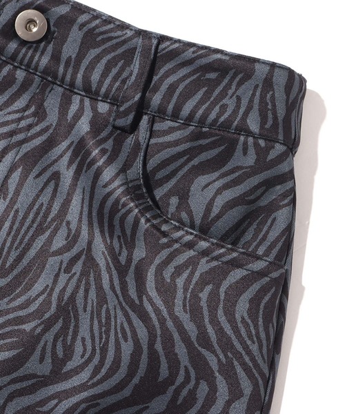 atmos pink（アトモスピンク）の「atmos pink ゼブラ柄台形ミニスカート（スカート・レディース・ホワイト/ブラウン/ブルー・S/M）」の5枚目の写真