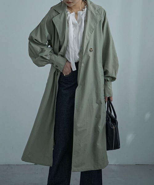 Fashion Letter(ファッションレター)の「ボリュームスリーブバックタックロングトレンチ(トレンチコート・レディース・ブラック/ベージュ/ライトカーキ/アイボリー・M)」の4枚目の写真