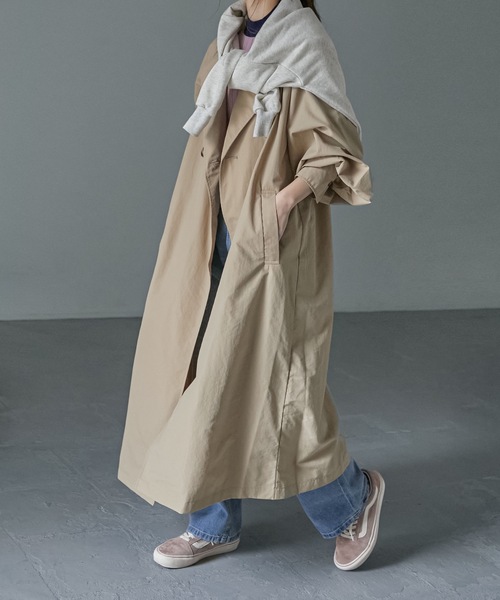Fashion Letter(ファッションレター)の「ボリュームスリーブバックタックロングトレンチ(トレンチコート・レディース・ブラック/ベージュ/ライトカーキ/アイボリー・M)」の2枚目の写真