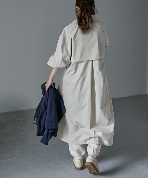 Fashion Letter(ファッションレター)の「ボリュームスリーブバックタックロングトレンチ(トレンチコート・レディース・ブラック/ベージュ/ライトカーキ/アイボリー・M)」の22枚目の写真