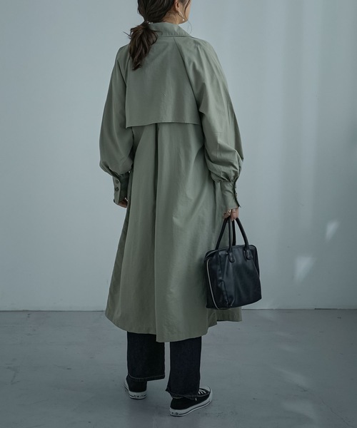 Fashion Letter(ファッションレター)の「ボリュームスリーブバックタックロングトレンチ(トレンチコート・レディース・ブラック/ベージュ/ライトカーキ/アイボリー・M)」の6枚目の写真