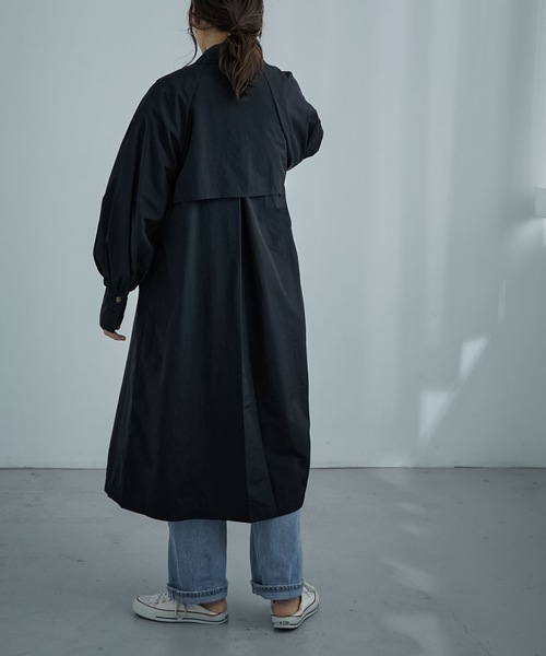 Fashion Letter(ファッションレター)の「ボリュームスリーブバックタックロングトレンチ(トレンチコート・レディース・ブラック/ベージュ/ライトカーキ/アイボリー・M)」の7枚目の写真
