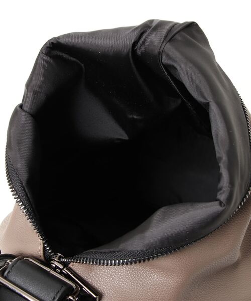 semantic design（セマンティックデザイン）の「セマンティックデザイン/semantic design アシンメトリー変形 ボディーバッグ（ボディバッグ/ウエストポーチ・メンズ・ブラウン/ブラック・FREE）」の3枚目の写真