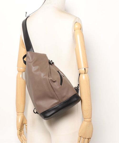 semantic design（セマンティックデザイン）の「セマンティックデザイン/semantic design アシンメトリー変形 ボディーバッグ（ボディバッグ/ウエストポーチ・メンズ・ブラウン/ブラック・FREE）」の5枚目の写真