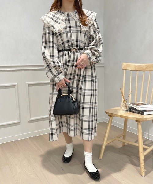 ルネ✨ビジューロゴノースリーブワンピース　フレア　フリルティアードAライン洗える ルネ✨ビジューロゴノースリーブワンピース フレア フリルティアードA