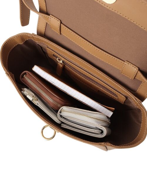 UNTITLED（アンタイトル）の「◆ラウンドレザーショルダー（ショルダーバッグ・レディース・キャメル・00）」の2枚目の写真