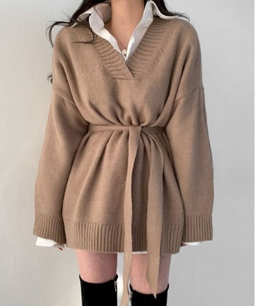 BEIDELLI（ベイデリー）の「[BELLIDE MADE] Vネックベルテッドルーズニットワンピース（ワンピース・レディース・ブラック/モカ/カーキ/イエロー・FREE）」の3枚目の写真