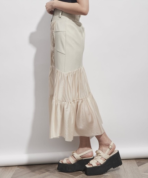 REDYAZEL（レディアゼル）の「コルセットティアードプリーツスカート（スカート・レディース・ベージュ/ネイビー・SMALL/MEDIUM/X-SMALL）」の3枚目の写真