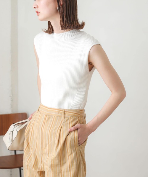 SENSE OF PLACE by URBAN RESEARCH（センスオブプレイスバイアーバンリサーチ）の「リブハイネックノースリーブセーター（ニット/セーター・レディース・ブラック/オフホワイト/ピンク/グリーン/ライトベージュ/ブラウン・ONE）」の2枚目の写真