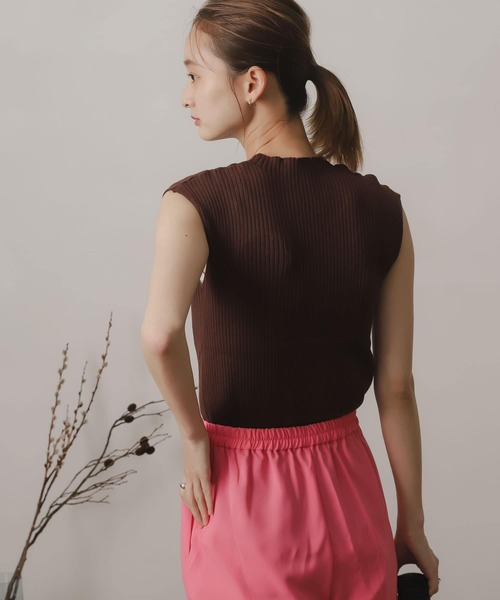 SENSE OF PLACE by URBAN RESEARCH（センスオブプレイスバイアーバンリサーチ）の「リブハイネックノースリーブセーター（ニット/セーター・レディース・ブラック/オフホワイト/ピンク/グリーン/ライトベージュ/ブラウン・ONE）」の10枚目の写真