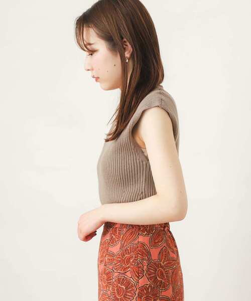 SENSE OF PLACE by URBAN RESEARCH（センスオブプレイスバイアーバンリサーチ）の「リブハイネックノースリーブセーター（ニット/セーター・レディース・ブラック/オフホワイト/ピンク/グリーン/ライトベージュ/ブラウン・ONE）」の9枚目の写真