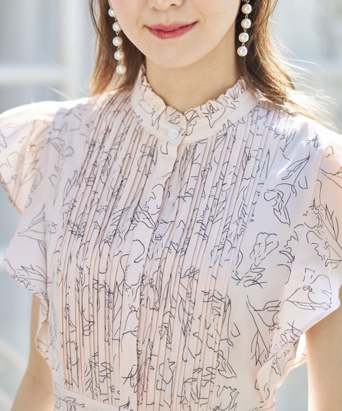 tocco closet（トッコ　クローゼット）の「ウエストリボン付きラインフラワープリーツロングワンピース（ワンピース・レディース・オフホワイト/ピンク/ブルー/ブラック・M）」の20枚目の写真