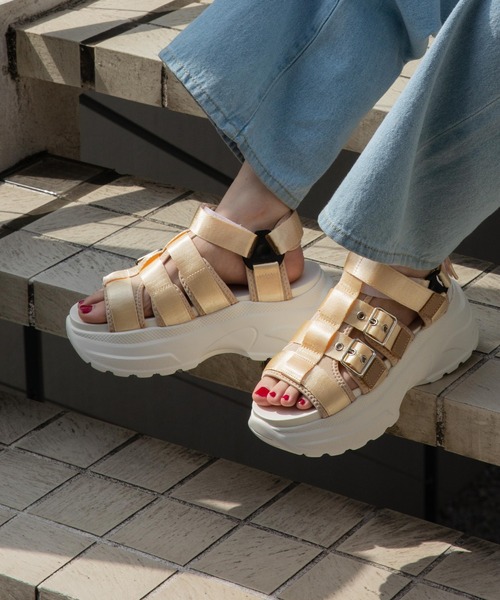 WEGO（ウィゴー）の「WEGO/厚底ベルトスポーツサンダル（サンダル・レディース・ホワイト/ブラック/ベージュ・MEDIUM/LARGE）」の9枚目の写真