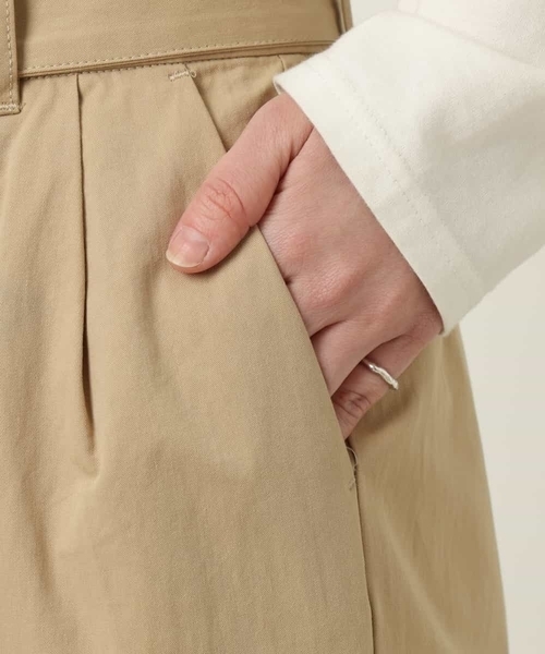 a.v.v（アーヴェヴェ）の「ハイウエストチノワイドパンツ（チノパンツ・レディース・ベージュ/ブラック・38/34/36/42/40）」の13枚目の写真