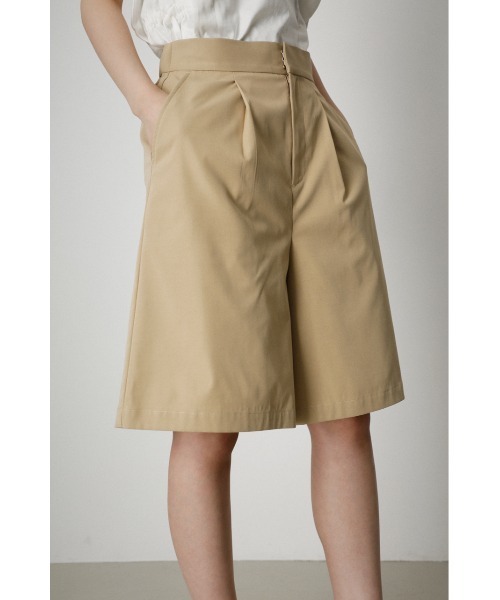 AZUL by moussy(アズールバイマウジー)の「TUCK WIDE SHORT PANTS/タックワイドショートパンツ(その他パンツ・レディース・ベージュ/ブラック・SMALL/MEDIUM)」の9枚目の写真