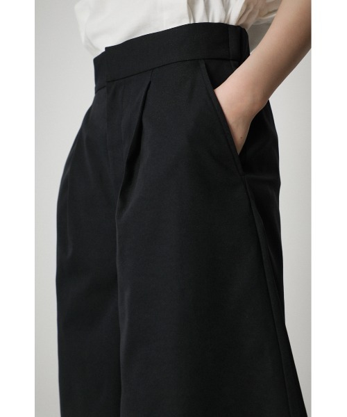 AZUL by moussy(アズールバイマウジー)の「TUCK WIDE SHORT PANTS/タックワイドショートパンツ(その他パンツ・レディース・ベージュ/ブラック・SMALL/MEDIUM)」の15枚目の写真