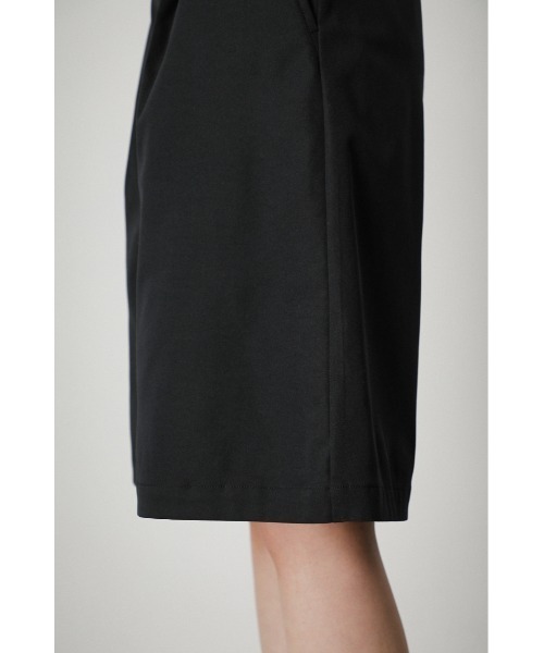 AZUL by moussy(アズールバイマウジー)の「TUCK WIDE SHORT PANTS/タックワイドショートパンツ(その他パンツ・レディース・ベージュ/ブラック・SMALL/MEDIUM)」の10枚目の写真