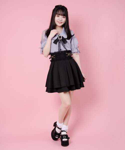 ROJITA（ロジータ）の「クロスベルト2段フレアスカート（スカート・レディース・グレー/ブラック/ピンク・FREE）」の2枚目の写真