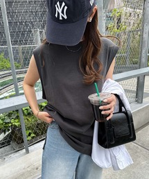 オーバーサイズロング丈ノースリーブトップス