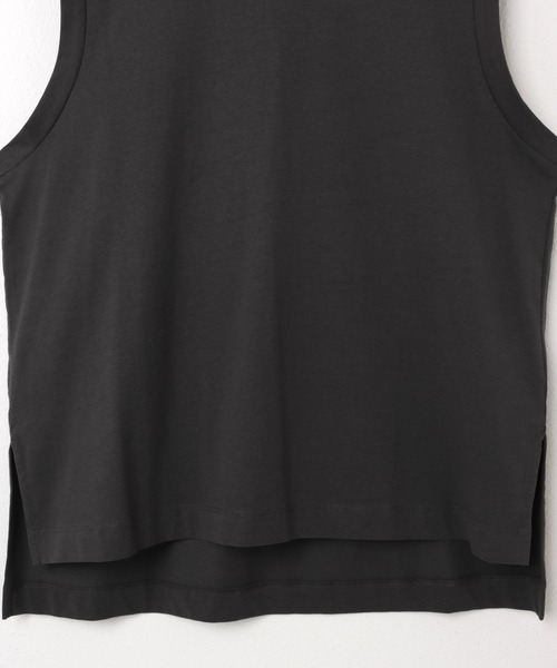 andme(アンドミー)の「オーバーサイズロング丈ノースリーブトップス(Tシャツ/カットソー・レディース・チャコールグレー/ブラック/オフホワイト/グリーン/テラコッタ/ワインレッド/ライム・M)」の20枚目の写真