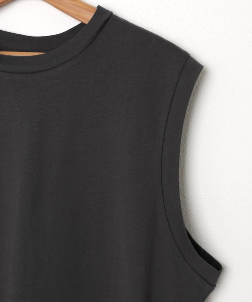 andme(アンドミー)の「オーバーサイズロング丈ノースリーブトップス(Tシャツ/カットソー・レディース・チャコールグレー/ブラック/オフホワイト/グリーン/テラコッタ/ワインレッド/ライム・M)」の21枚目の写真